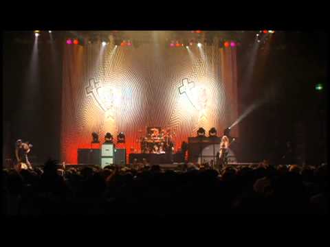 Videoclip de Paranoid (Live at Budokan Hall, Tokyo, Japan - February 2002) — Ozzy Osbourne