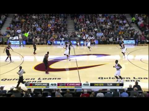 Robin Lopez hustle, offensive rebounds - 2013.12.17