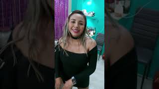 En la casa de las modelos karla y GENESIS MARQUINEZ  con los productos de la obra sociales