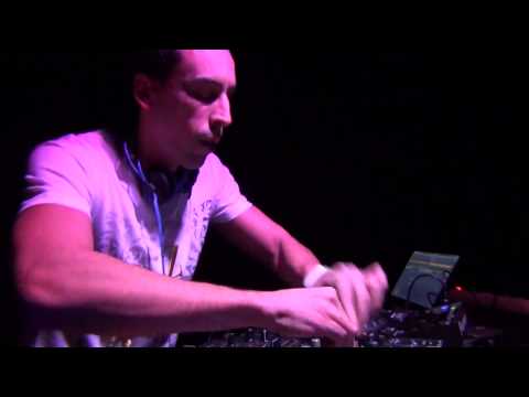 JAVIELE LIVE DJ SET @ ENTRANCE 10 - SALA STARVING - MADRID (24-11-2012)