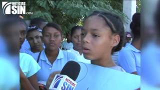Protestan exigiendo justicia por caso de director de escuela asesinado para robarle