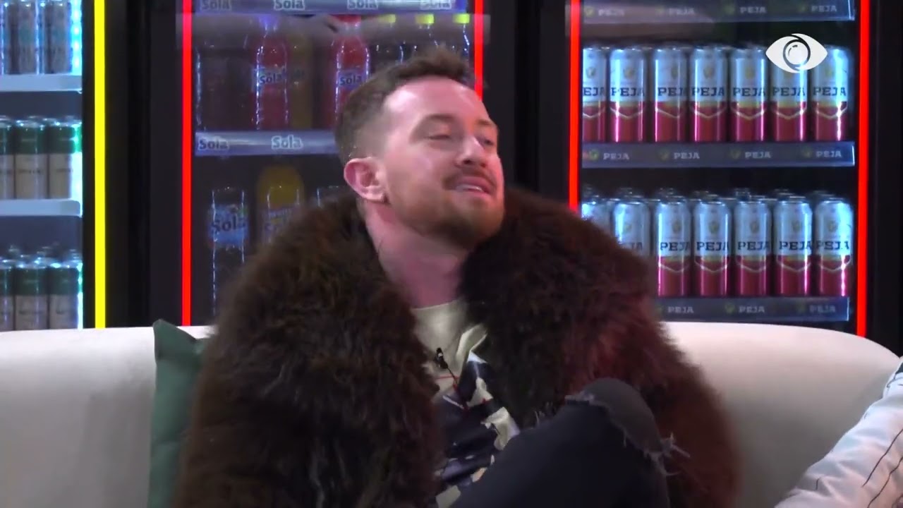 “Hajde mbro shokun”/ Tiri debaton me Loredanën: O mashtruese, do të të dali boja shumë shpejt