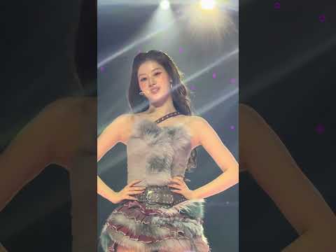 TWICE Sana Fancam in 4K Sparks Fans' Excitement