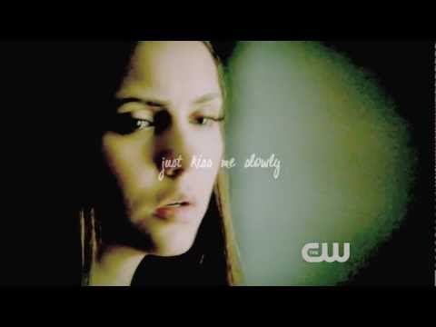 Damon|Elena [kiss me slowly]