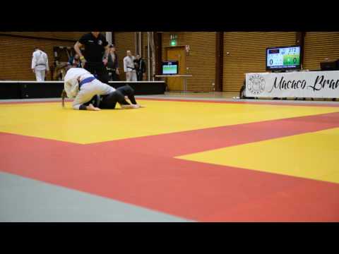 BJJ FINNISH OPEN 2017 Sinivöiset naiset avoin Semifinaali: Outi Karhuvaara vs Caroline Prill