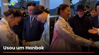 Janja usa traje tradicional coreano em jantar oficial com presidente da Coreia do Sul