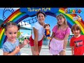 Maria Clara Y Sus Amigos Juegan En El Parque Peppa Pig
