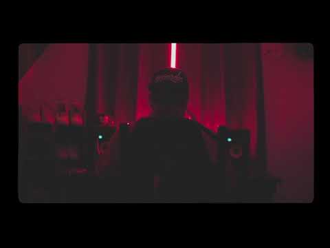 Rhomer - Sobrevivo (Video Oficial).