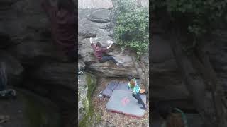 Video thumbnail de Pet terapie sit down, 7b+. Chironico