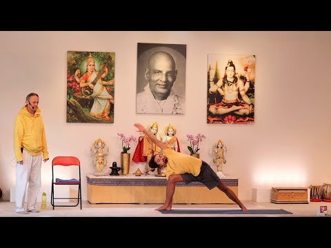 Yogastunde Mittelstufe "Exakt" mit Wolfgang - Yoga Vidya Live,  11.04.2022, 09:15 Uhr