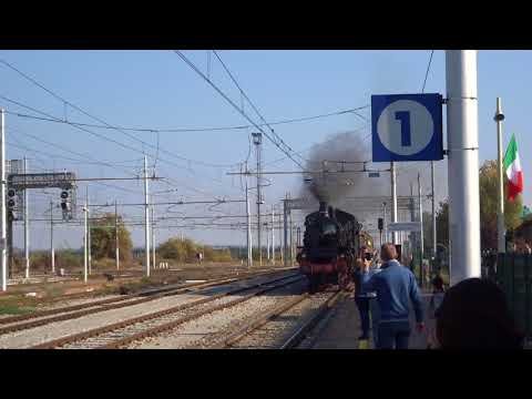15/10/2017 Treno a vapore in arrivo a Cuneo