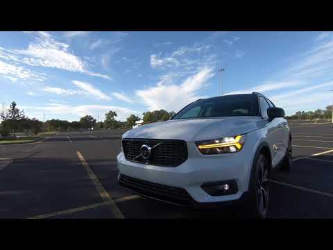 2022 Volvo XC40 T5 R-Design