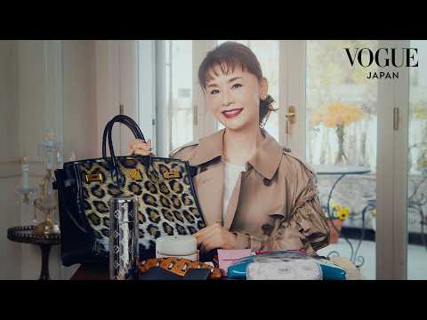 大地真央のバッグの中身は？ 貓グッズからシャネルまで、愛情に満ちた逸品たち。 | In The Bag | VOGUE JAPAN (大地真央のバッグの中身は？ 猫グッズからシャネルまで、愛情に満ちた逸品たち。 | In The Bag | VOGUE JAPAN)