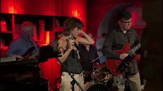 Após 20 anos, Edith Gondin volta aos palcos