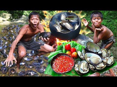 Cooking Shellfish And Eating In Jungle Delicious - Kmeng Prey