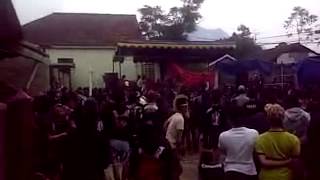 Chaos Radical   Intro, Berontak, Petaka