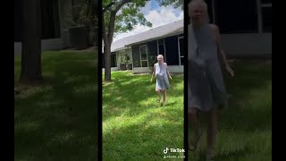 Crazy Karen strikes again