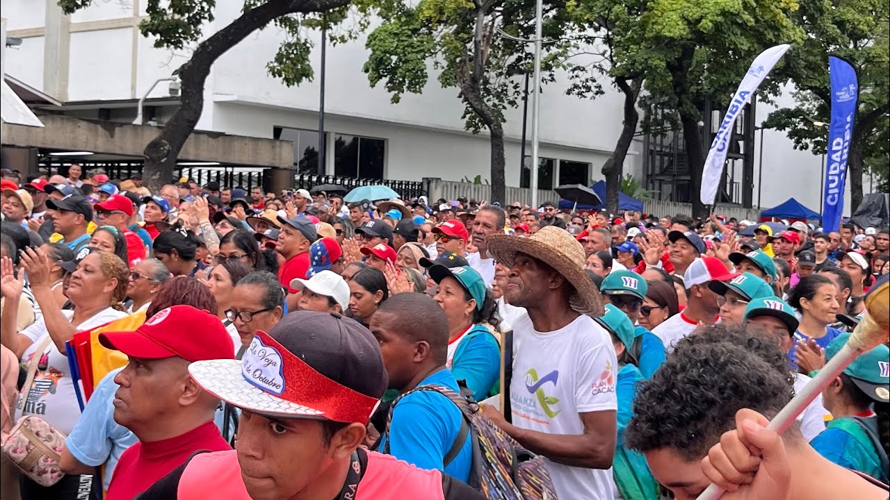 Gran Marcha en Caracas: El Pueblo Chavista Marcha Recordando el Cierre de Campaña de 2012