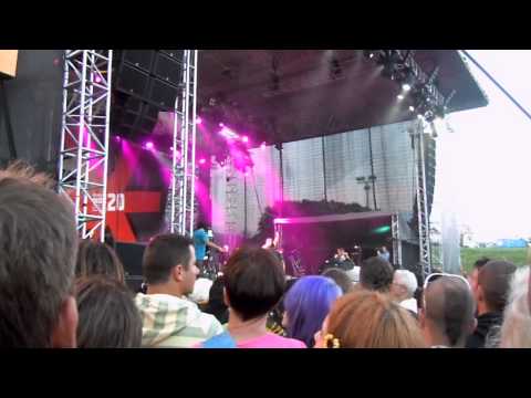 MALOU DÍRU V HLAVĚ MÁM-DAN LANDA-BENÁTSKÁ NOC 2012!