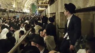 שירה לאחר התפילה בשער הכותנה - פסח תשפ''ה יום רביעי חי בניסן
