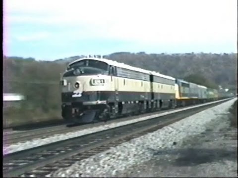 F-units & STEAM!!! BN-1 & BN-2 - CSX 116-117, and perfect timing with 4-6-2! 10/17/1990