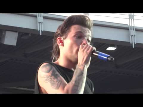 Strong - One Direction live @ Vienna 10-06-2015