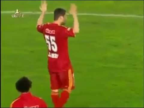Galatasaray: beautiful communion between a player and the public ! .flv