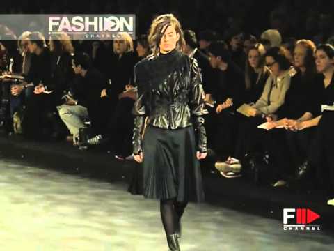 "Kenzo" Autumn Winter 2001 2002 3 of 3 Paris Pret a Porter by Fashion Channel