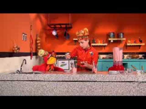 Cozinha da Amiga da Zazá - Milk Shake de Morango com Biscoito de Chocolate (Última receita)