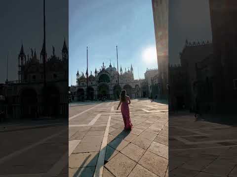 Praça San Marco no início da manhã em Veneza Itália