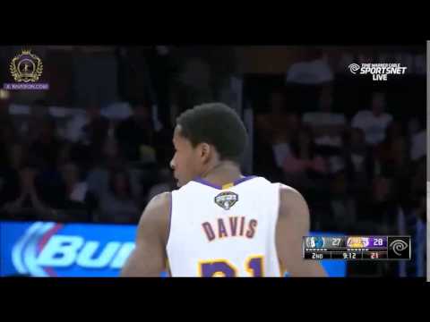 Jeremy Lin with the behind the back pass to Ed Davis