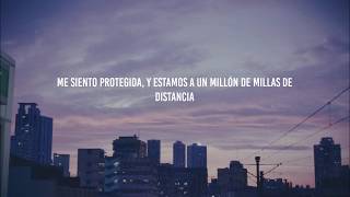 Download lagu Scarlett J. - The moon song ☁️ (Español) mp3