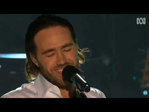 Matt Corby Performs in Sydney Australia on New Year's Eve 2026