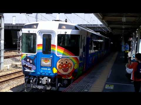 【神回】【JR四国といえば、アンパンマン】JR四国　キハ185系キロ185-26編成　臨時　アンパンマントロッコ1号　琴平行き　岡山にて　@MOMOTARO0724　@KOBETETSUDOU