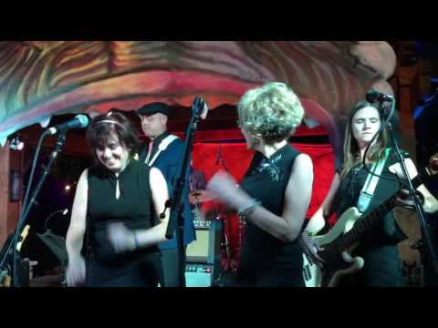 Donna Loren & The Shindiggers . Shakin All Over . Tiki Oasis 2016