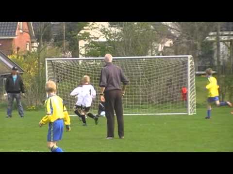 vv Marrum E1 - SC Franeker E4, gespeeld 16 april 2011