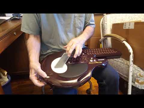 Suzuki QC-1 Q-Chord Super Easy Keytar! (autoharp/Omnichord) 1999 - Video image 14