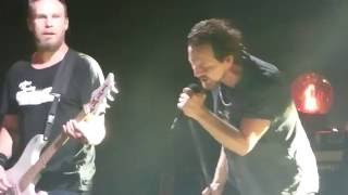 Pearl Jam - Time Has Come Today (The Chamber Brothers) - Wrigley Field (August 22, 2016)