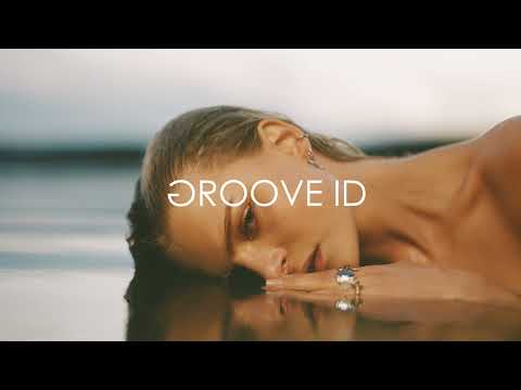 Majestic & Karen Harding - Sweat (Extended Mix)