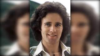 What&#39;s In A Kiss (Guitar Version with Lyrics) -  Gilbert O&#39;Sullivan