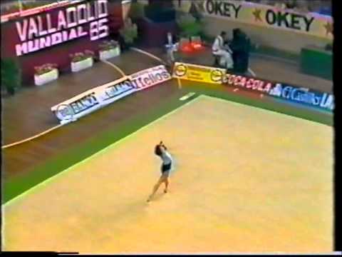 Daniela BOSANSKA (TCH) ball - 1984 Valladolid international AA
