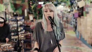 Art Zone: Purr Gato performs 'Keep on Moving'
