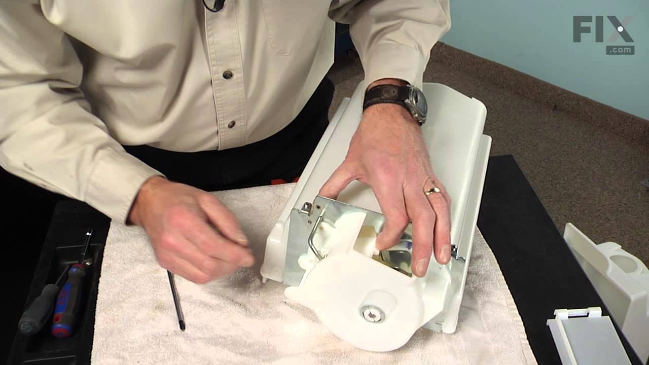 Replacing your Ice Container/Bucket Replacing your Ice Container/Bucket