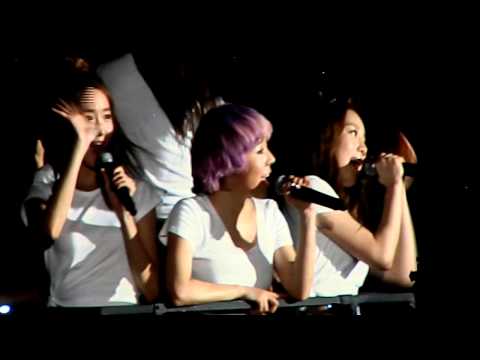 [FANCAM/HD] SMTOWN 121123, SNSD - GEE AND KISSING YOU.MOV