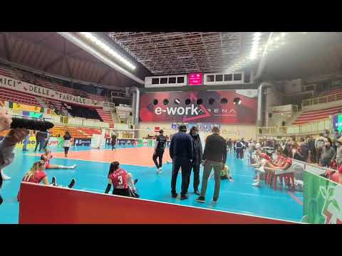 Volley, Busto Arsizio-Vakifbank 0-3 (3-2), Giovanni Guidetti in finale di Champions. Le giocatrici