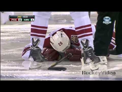 Steve Sullivan gets a skate in the face . Mar 27, 2013