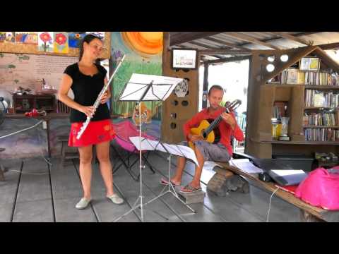 Duo Paradiso playing Macedonian songs (4)