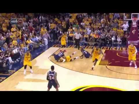 Al Horford Ejected for Elbow on Dellavedova (Hawks@Cavaliers, 25/5/2015)