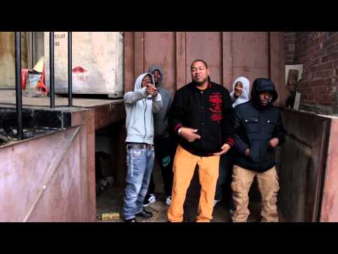 Young Snake (@YoungSnake61) - Im Back {Shot by @TrakSurg}