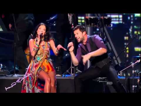 Ricky Martin y Natalia Jimenez - Lo Mejor De Mi Vida Eres Tu - Latin Grammys 2010 HD